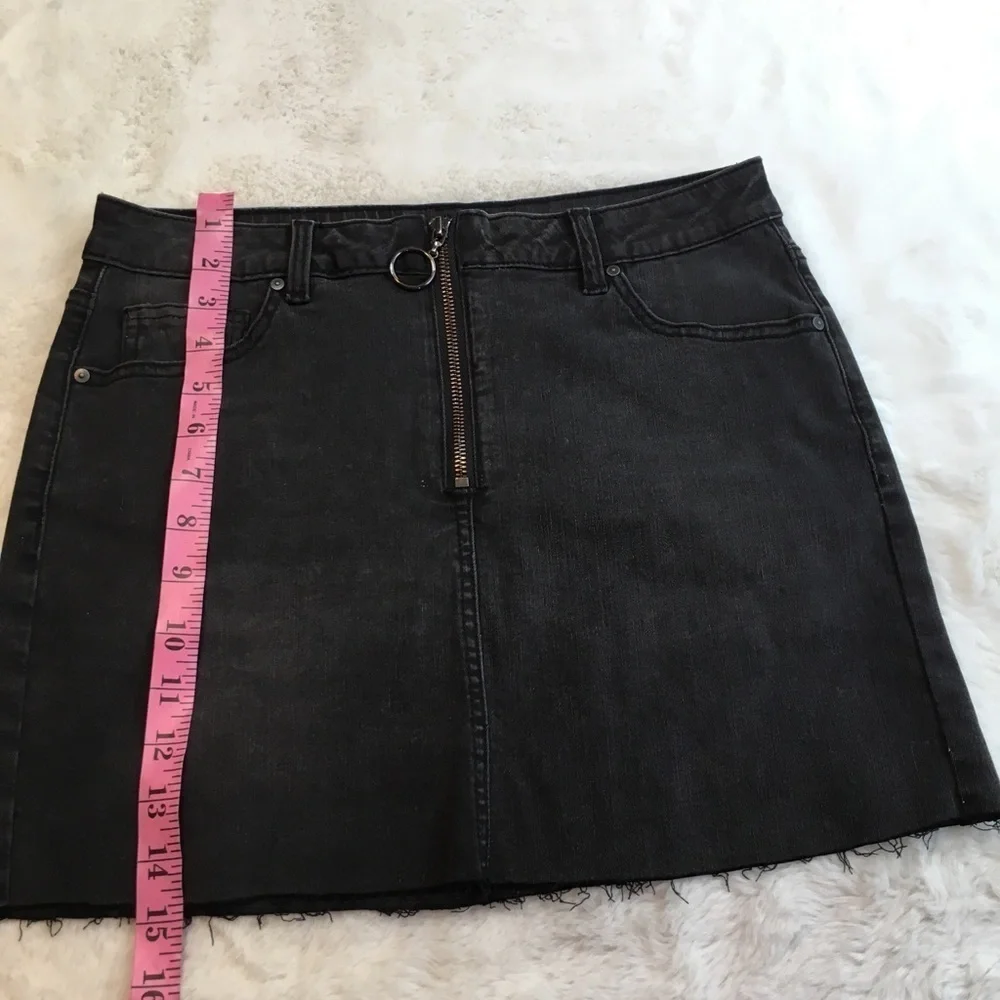 Ivy + Main black skirt size 7